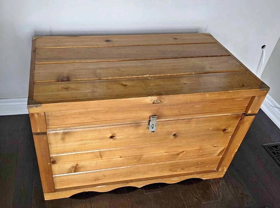 Solid Wood Storage Trunk