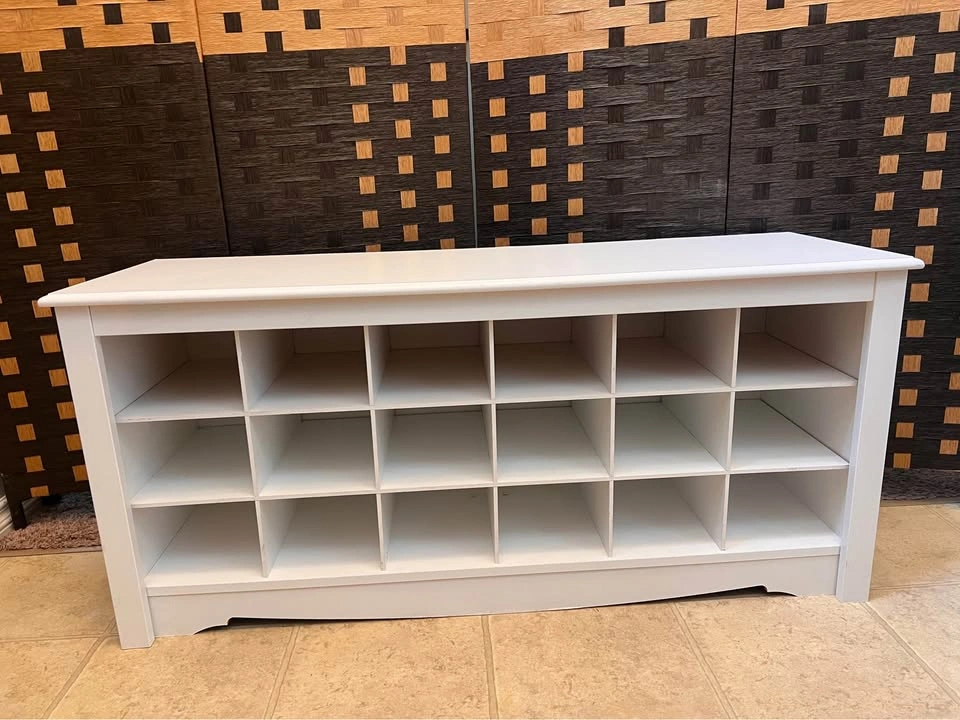 White Shoe Cubby Bench – 18 Slot Entryway Storage Organizer - photo 2