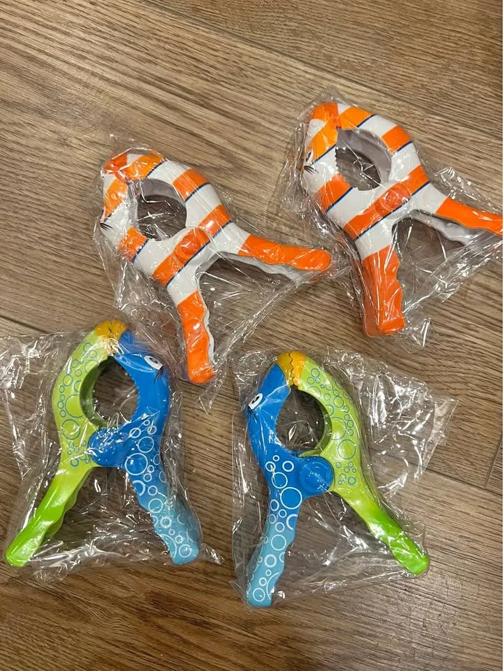 Creative Beach Towel Clip 4 Pieces thumbnail
