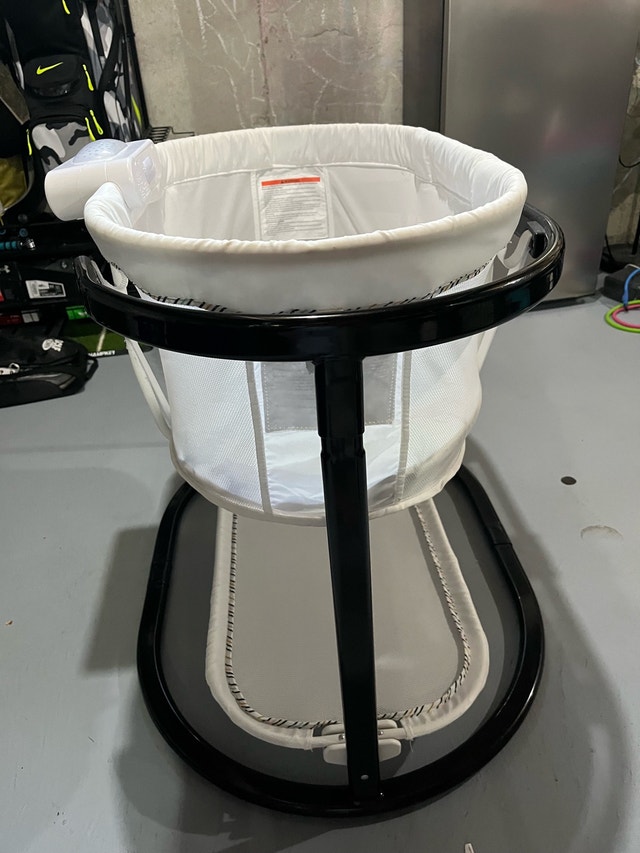 Fisher-Price Soothing Bassinet