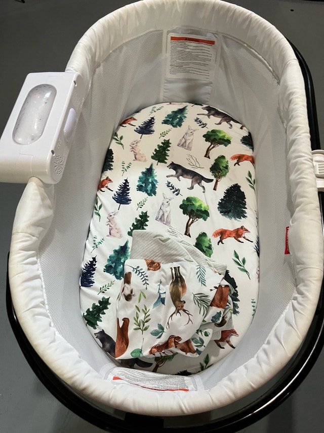 Fisher-Price Soothing Bassinet - photo 3