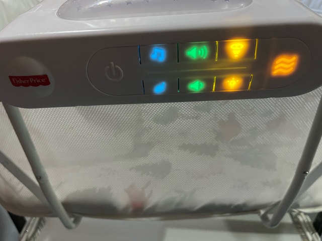 Fisher-Price Soothing Bassinet - photo 5