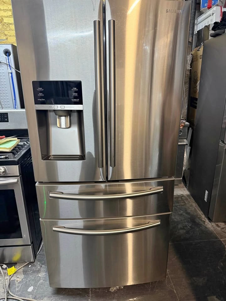 Samsung fridge 33 wide 4 doors silver