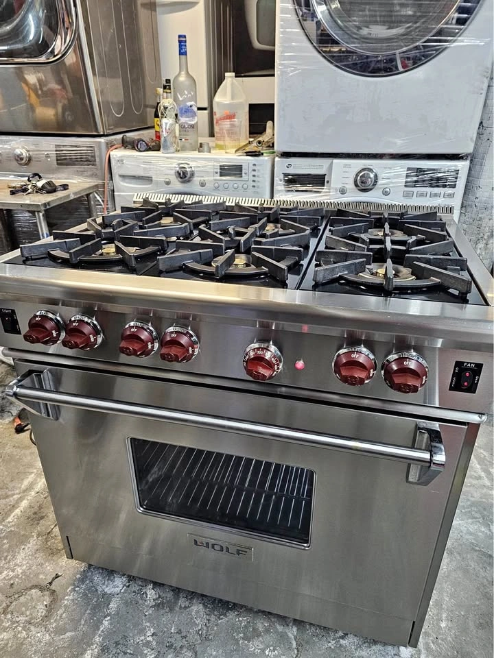 Wolf stove 36 wide 6 burners silver