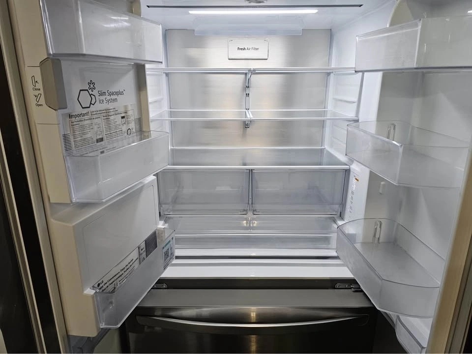 Fridge LG 36 wide 3 door new never used open box - photo 2