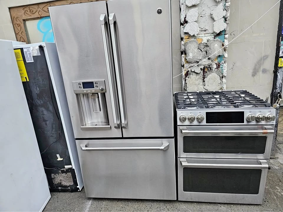 Cafe Fridge and Stove Set