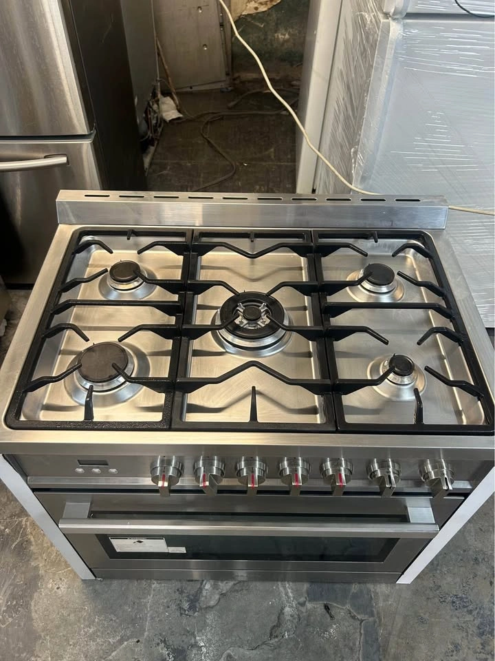 Cosmo brand stove 36 wide silver, 5 burners - photo 2