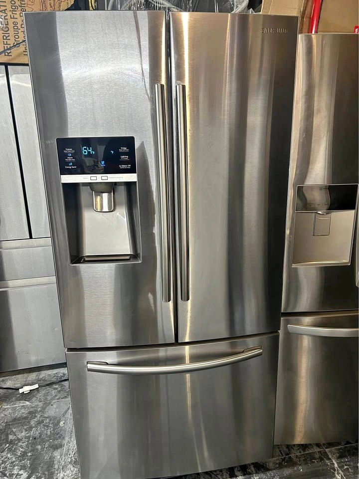 Samsung stove 36 wide 3 doors silver excellent conditions