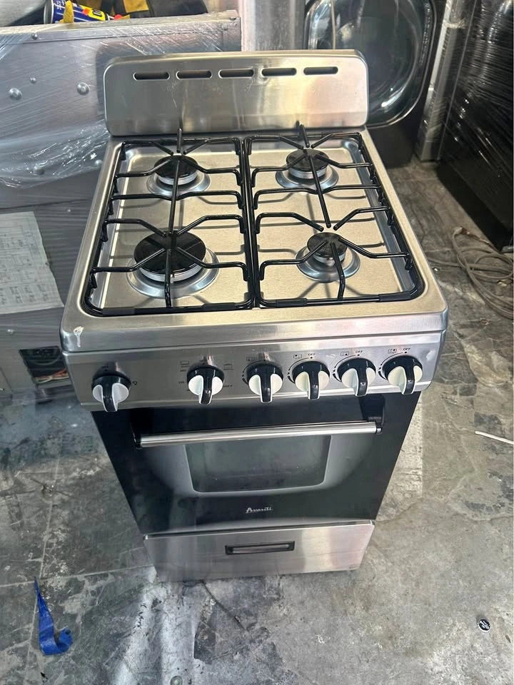 Avanti 20" Stove - Silver and Black, 4 Burners, Like New