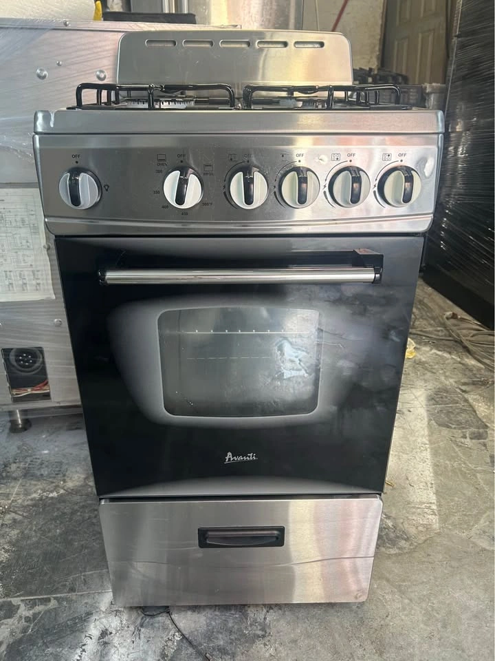 Avanti 20" Stove - Silver and Black, 4 Burners, Like New - photo 3