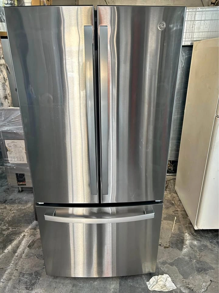 Refrigerator GE 33 wide silver 3 doors excellent conditions