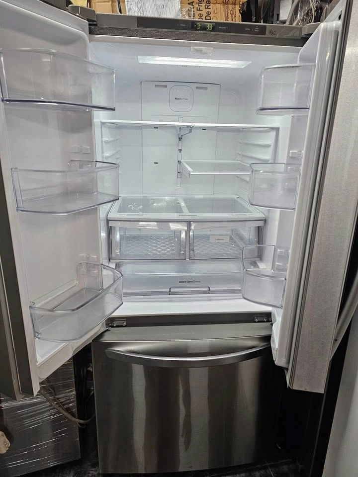 Refrigerator 30 wide 3 doors silver LG - photo 2