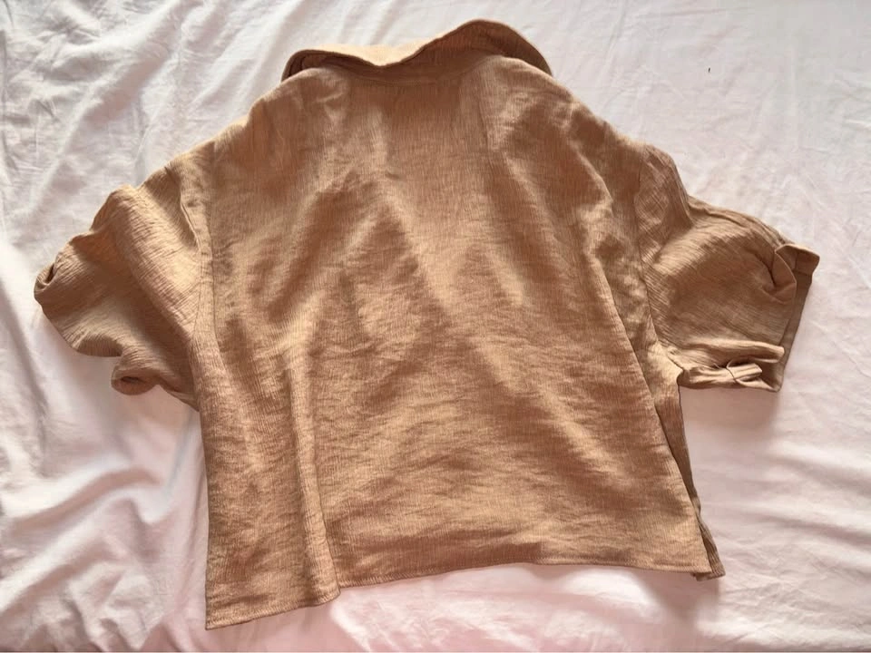 NEW H&M Textured Cropped Button Up Shirt - photo 2