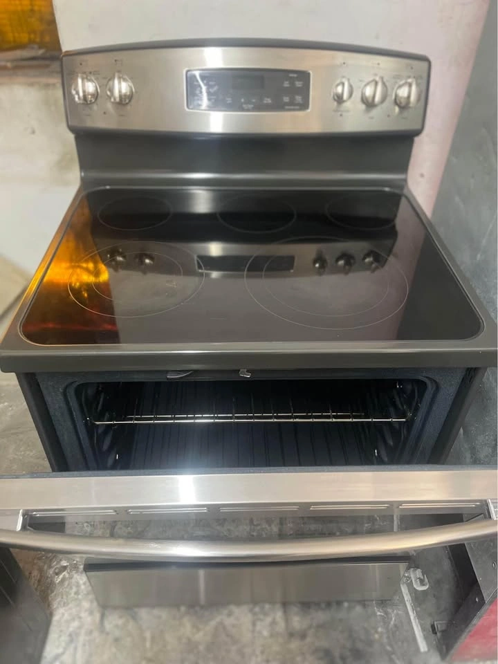 GE Electric Stove 220V 30-inch - photo 4