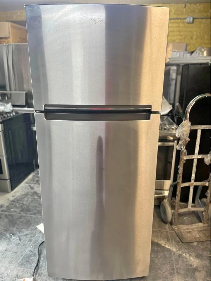 Whirlpool fridge 28 wide silver 2 doors