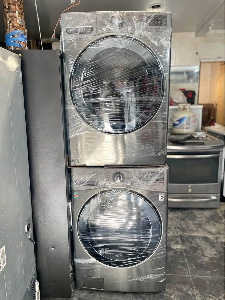 LG washer and dryer set Gas dryer 28 wide