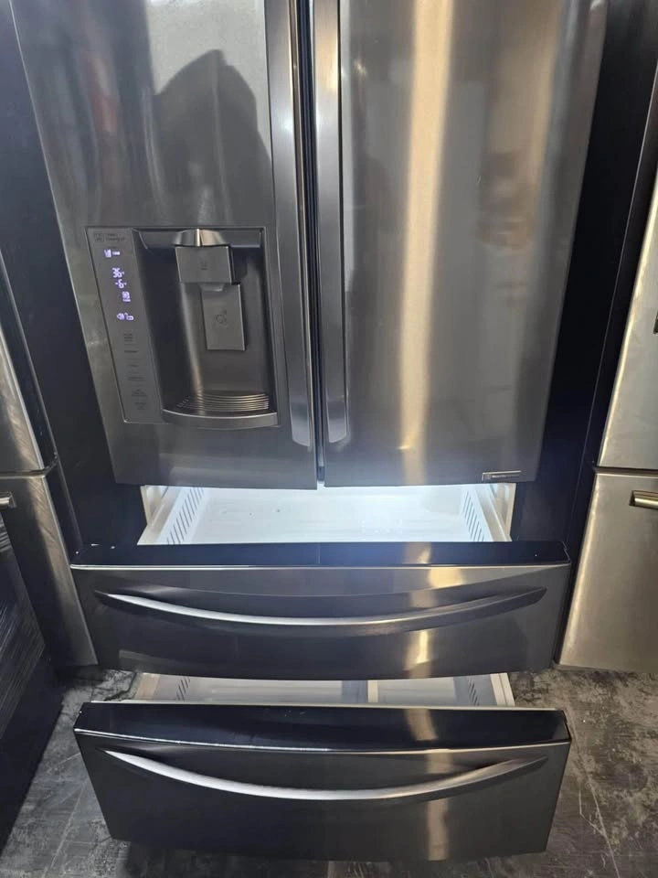 LG fridge 4 doors 36 wide - photo 2