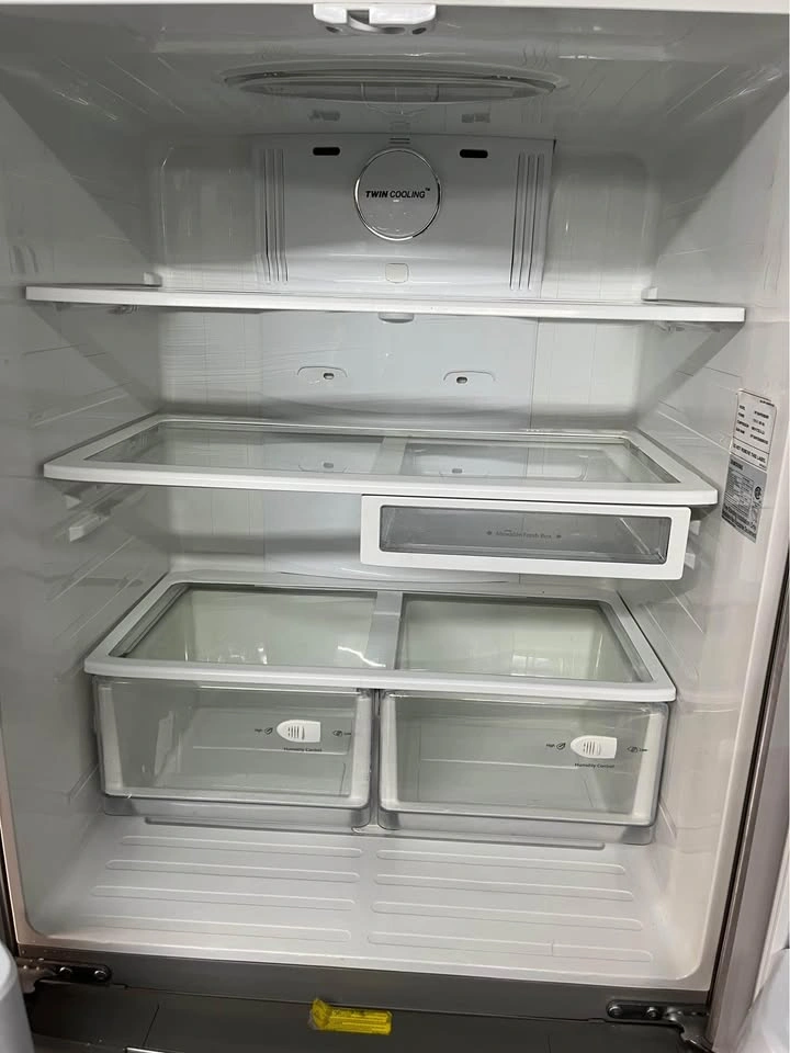 Refrigerator - photo 2