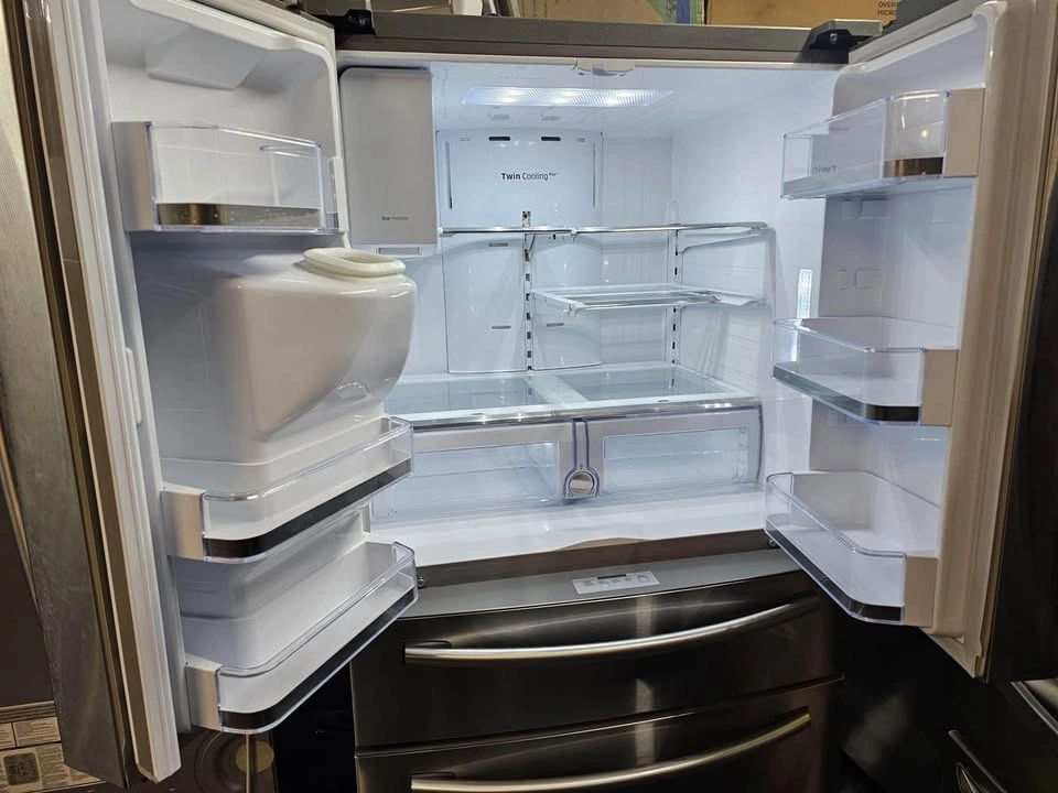 Samsung fridge 4 doors 36 wide - photo 2