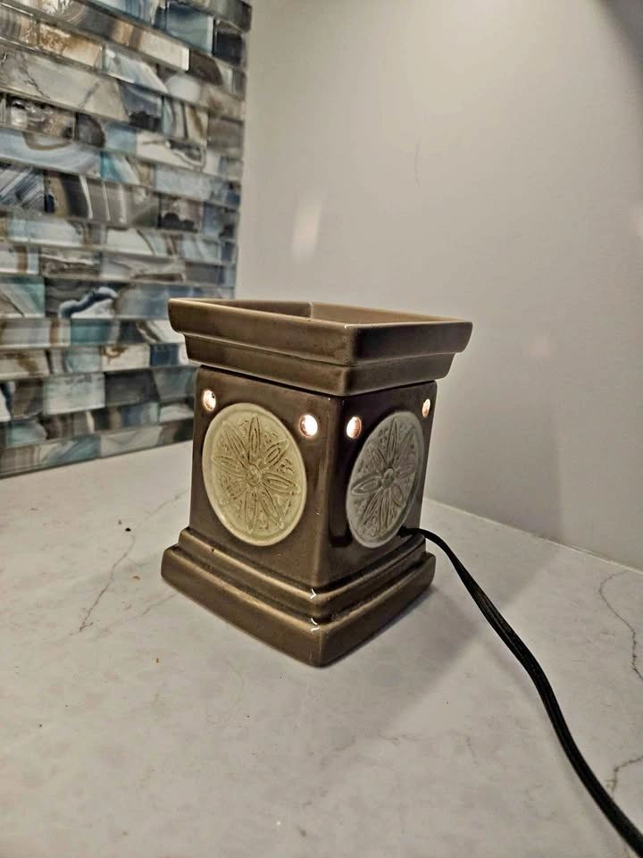 Scentsy warmer