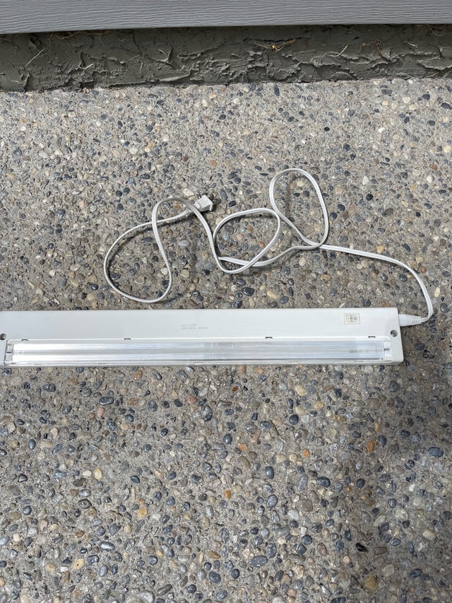 Fluorescent Under Cabinet Light