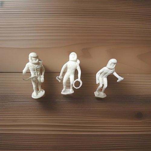 Vintage 1960's MPC Plastic Space Man Astronaut Toy Figure White - photo 4