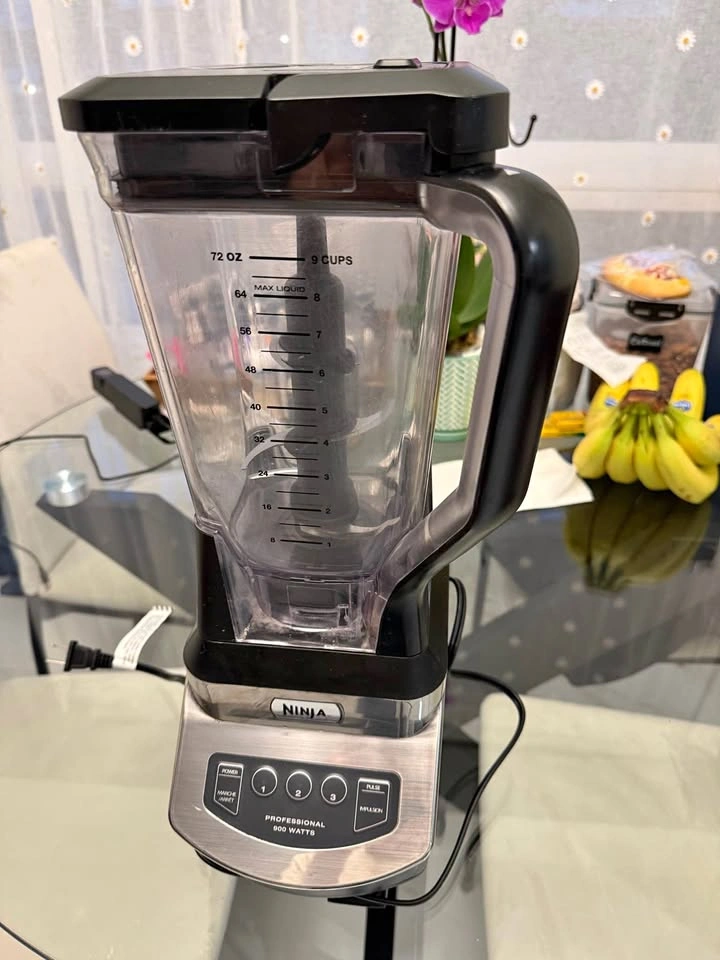 Ninja Professional Blender – 900W Powerful Countertop Blender