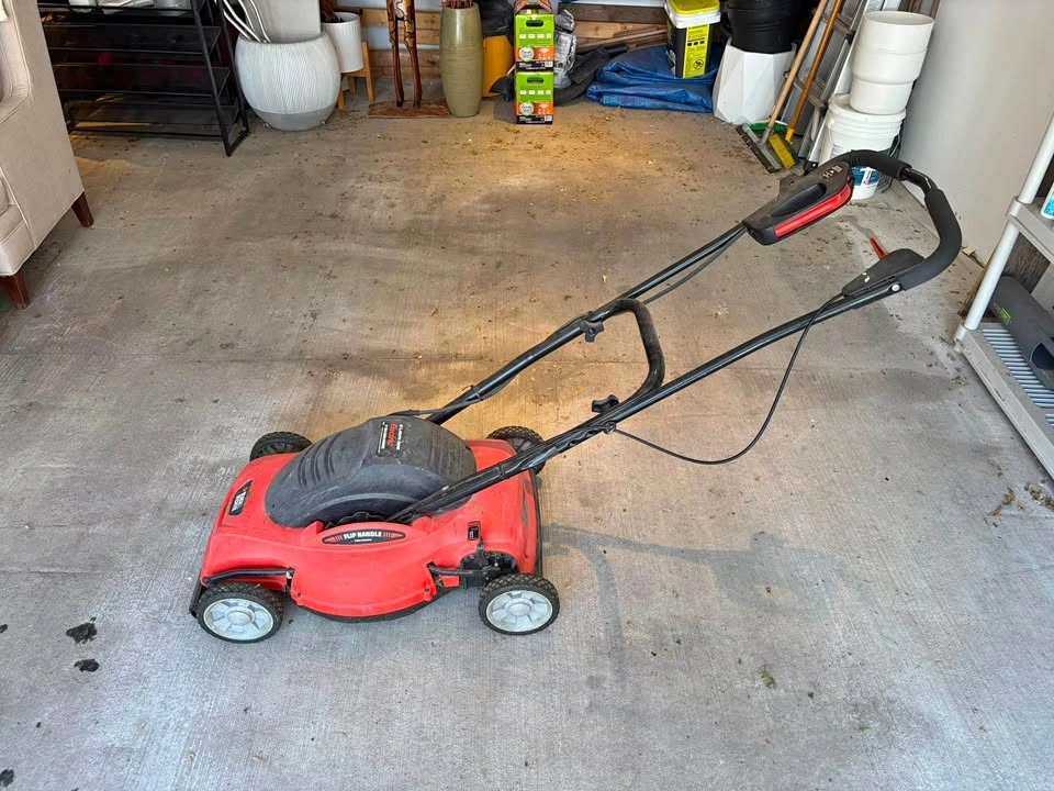 Black & Decker Lawn Hog 18” Electric Lawn Mower – Works Great