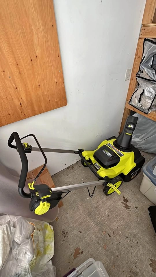 Ryobi 40V HP Brushless Cordless Snow Blower w/ 2 Batteries & Cha