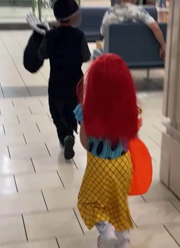 Sally The Nightmare Before Christmas Costume 3-4 Yrs +Wig image indicator(5)