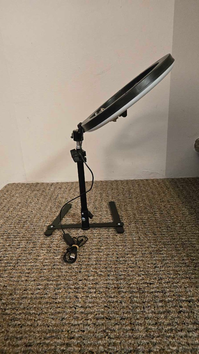 Ring light with stand & phone holder - photo 2