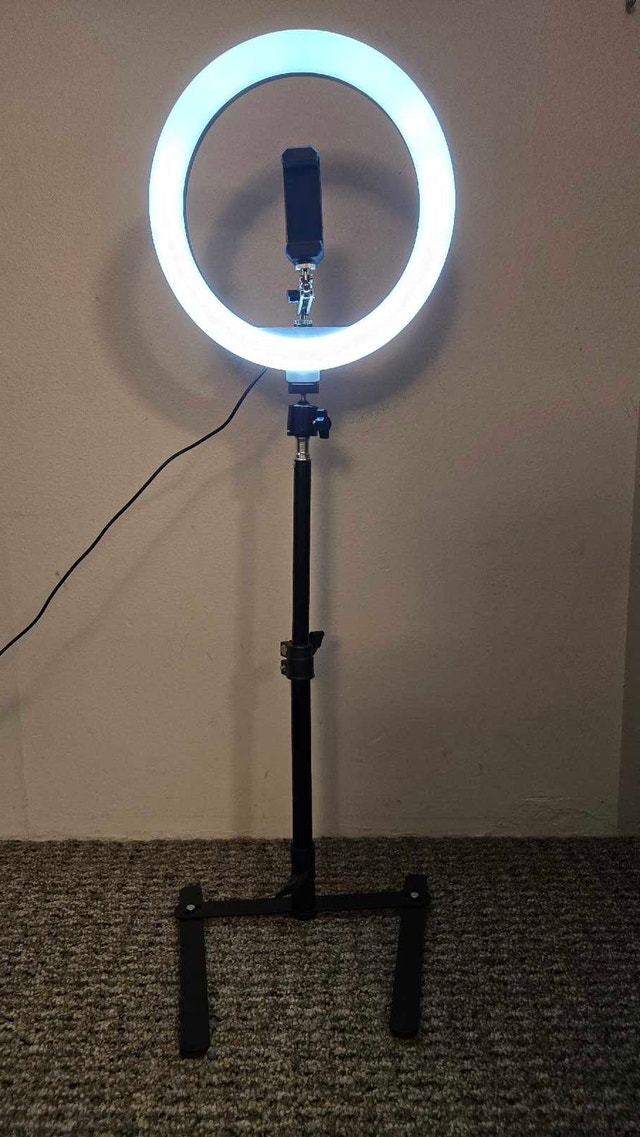 Ring light with stand & phone holder - photo 3