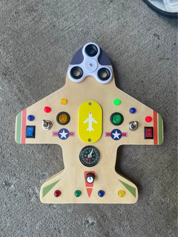 Montessori busy board / airplane / aircraft buttons / lights - photo 2