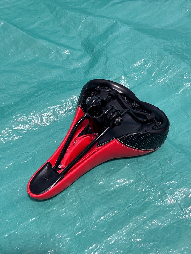 DAWAY Comfortable Padded Bike Seat | Red - photo 4