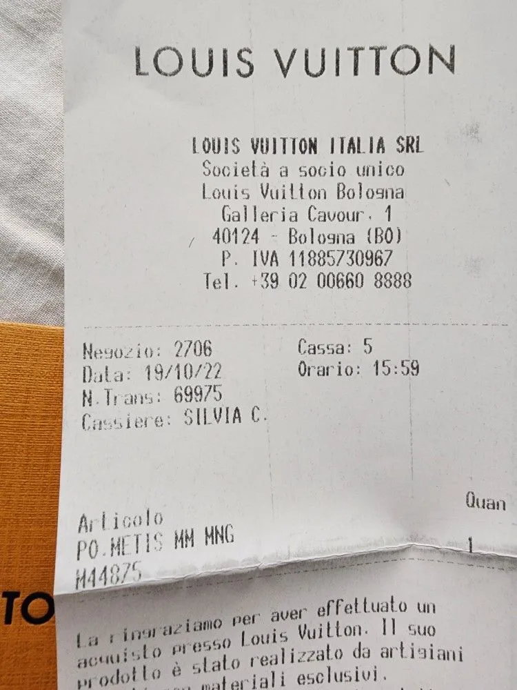 Louis Vuitton Crossbody Bag image indicator(8)