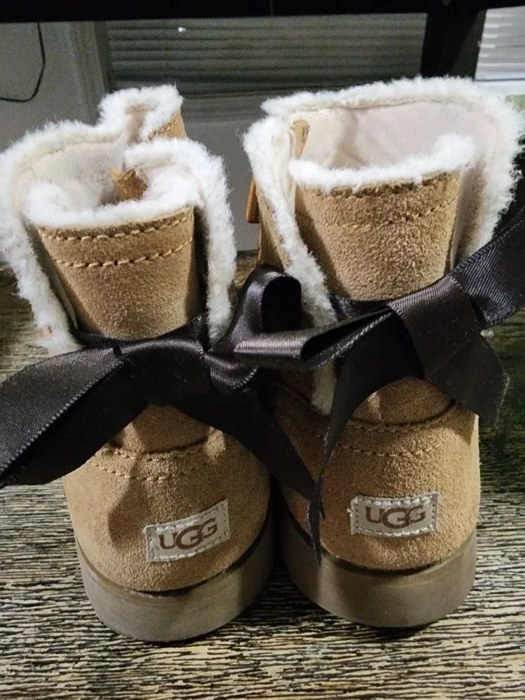 UGG BOOTS