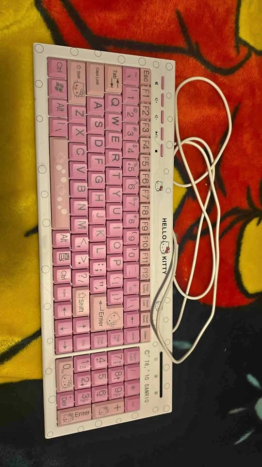 Hello kitty keyboard