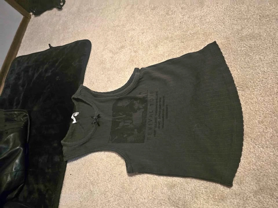 Assorted woman's tops