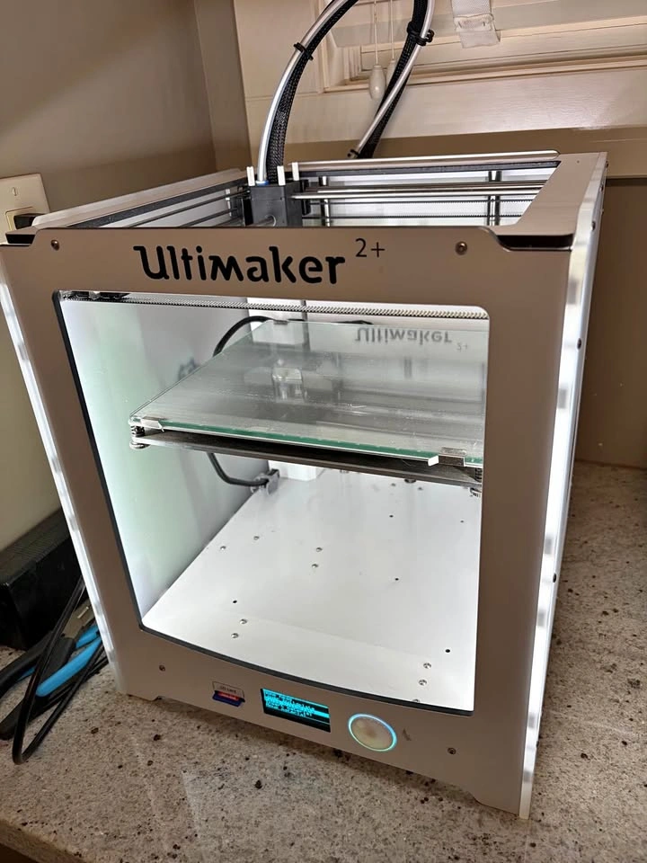 Ultimaker 2+ 3D Printer – Repair or Parts – $500 OBO