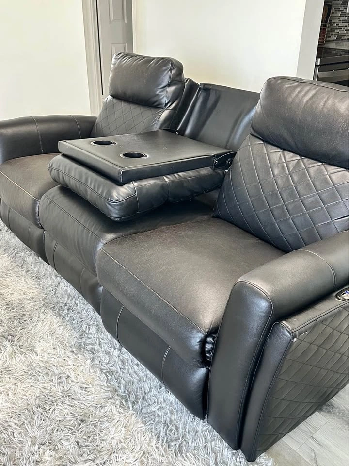 Recliner couch - photo 2