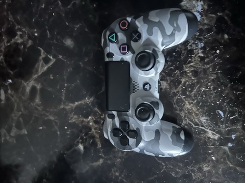 PS4 Slim 500GB Bundle with 4 Games and 2 Controllers - photo 4