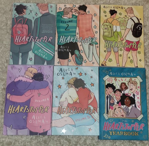 Heartstopper book set 1-5 and Yearbook add on - photo 2