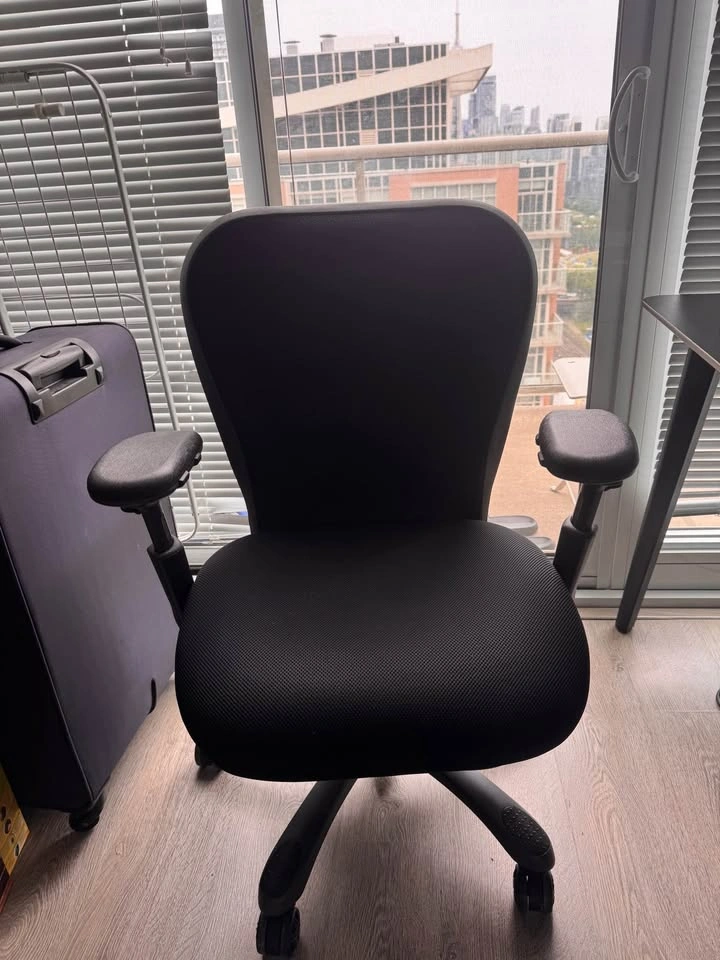 Nightingale CXO Ergonomic Office Chair – Excellent Condition - photo 3