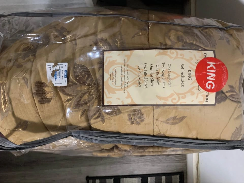 1 comforter and 2 pillow covers - photo 3
