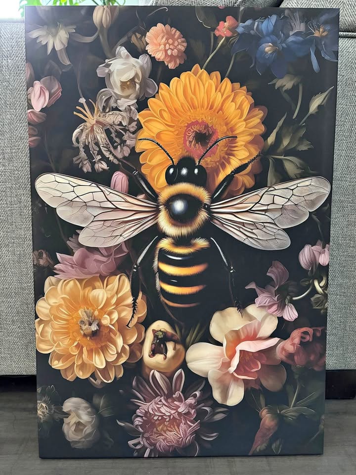 Beautiful Floral Bee Canvas Wall Art