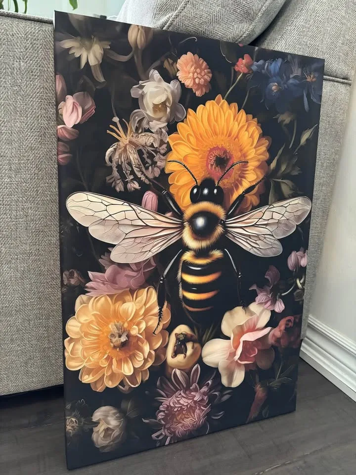 Beautiful Floral Bee Canvas Wall Art image indicator(3)