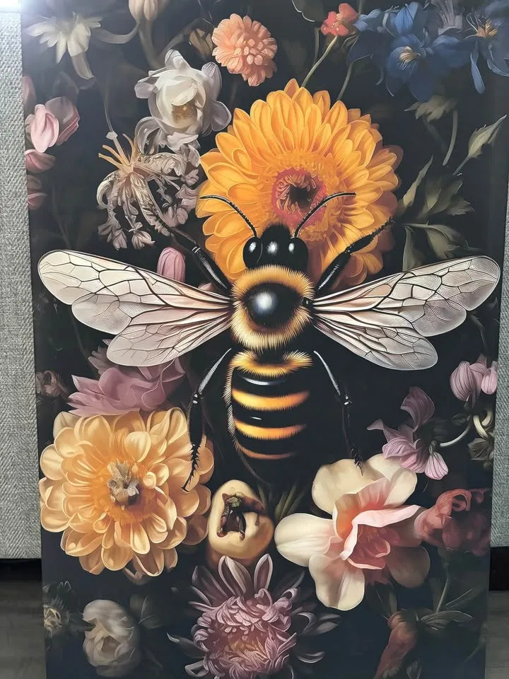 Beautiful Floral Bee Canvas Wall Art image indicator(7)