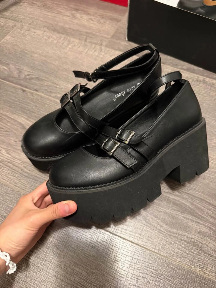 Platform heels - size 38 womens - photo 2