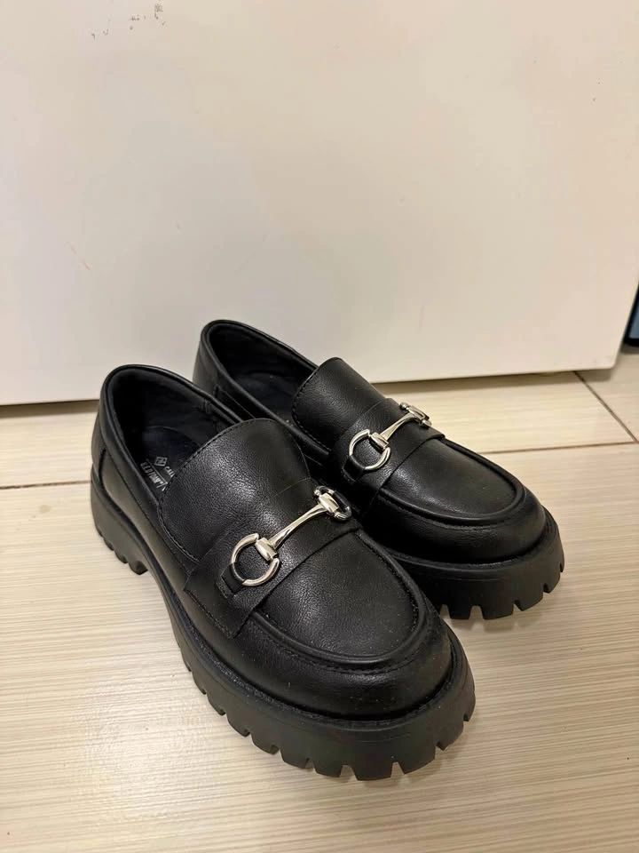 Call it Spring Loafers - size 6.5 womens