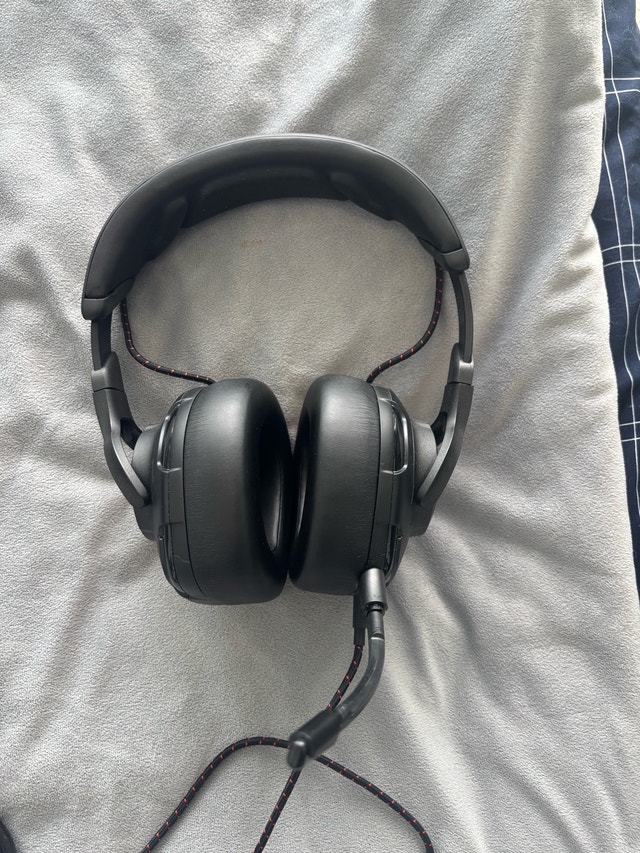 JBL Quantum One Gaming Headset - photo 2
